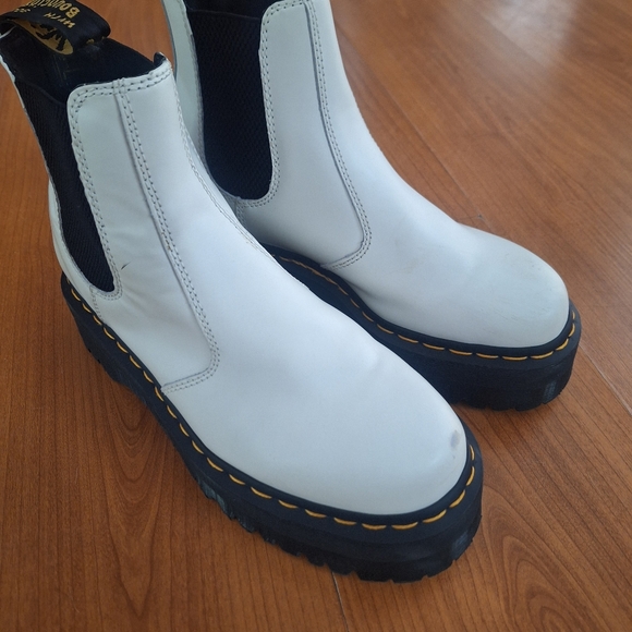 Platform new Dr.Marten platform Chelsea boots. - Picture 2 of 4
